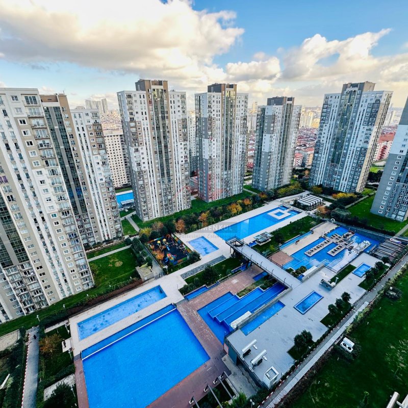 HAVUZ VE DENİZ MANZARALI MUHTEŞEM GENİŞ DAİRE 